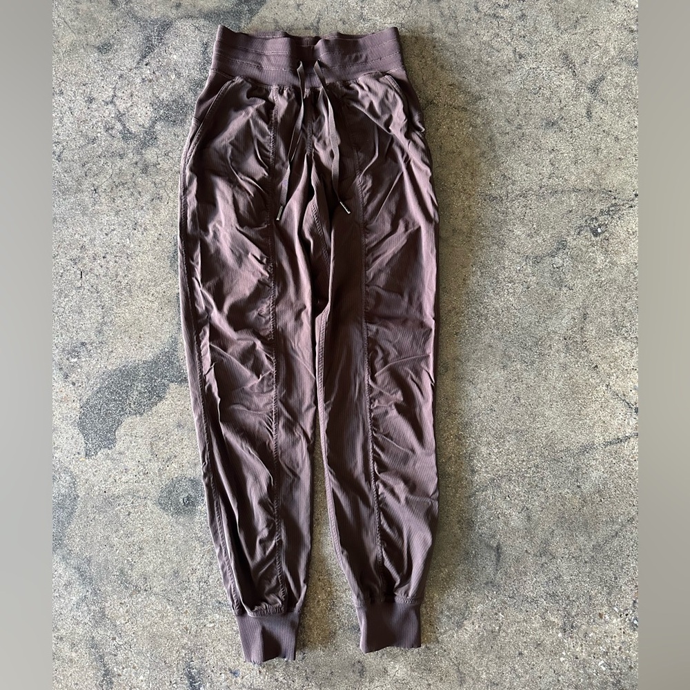Lululemon Espresso Dance Studio Mid-Rise Jogger Full Length Size 0